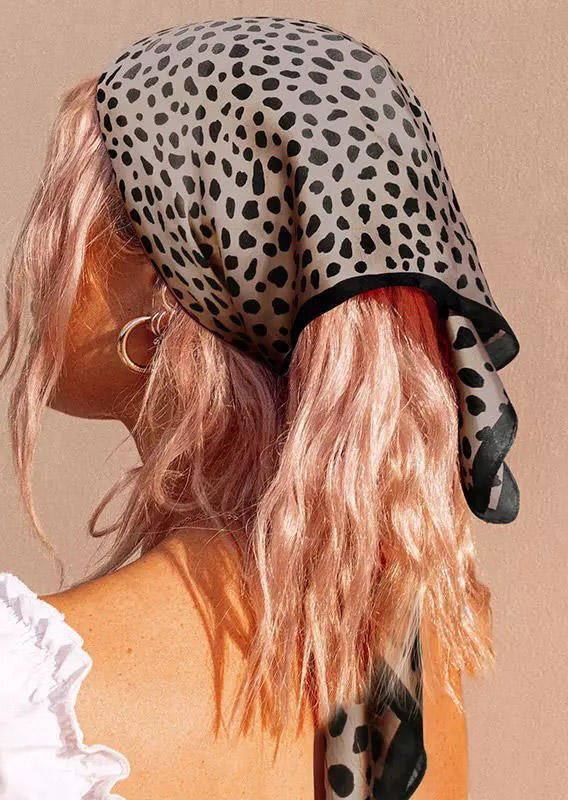 

Comfortable Leopard Wide Triangle Headband in Beige,Khaki. Size