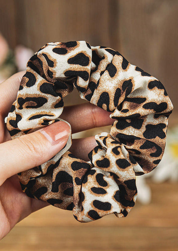 

Leopard Ruffled Elastic Hair Scrunchie in Light Grey,Light Khaki. Size