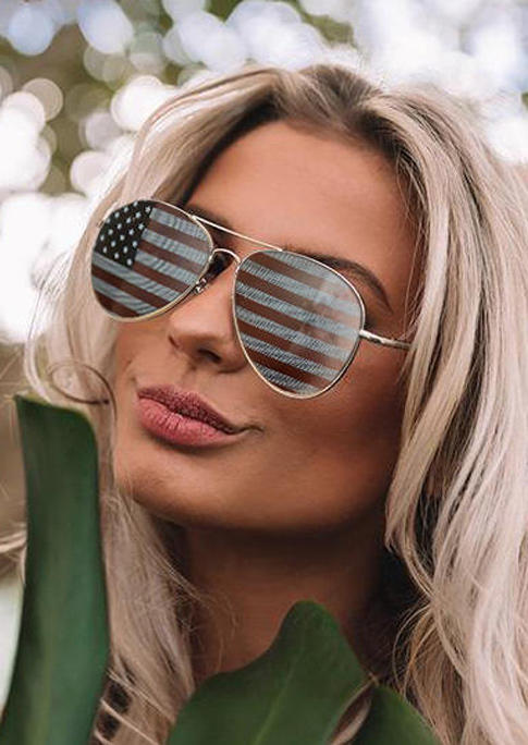 

Sunglasses American Flag Star Striped Aviator Sunglasses in Silver. Size