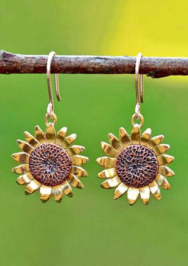 

Earrings Vintage Sunflower Pendant Earrings in Gold. Size