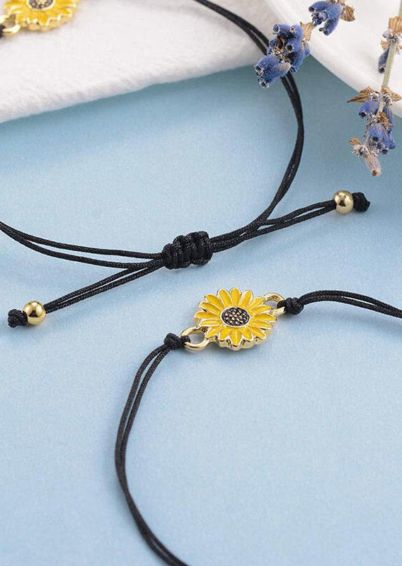 

Bracelet Adjustable Sunflower Braid Alloy Bracelet in Black. Size