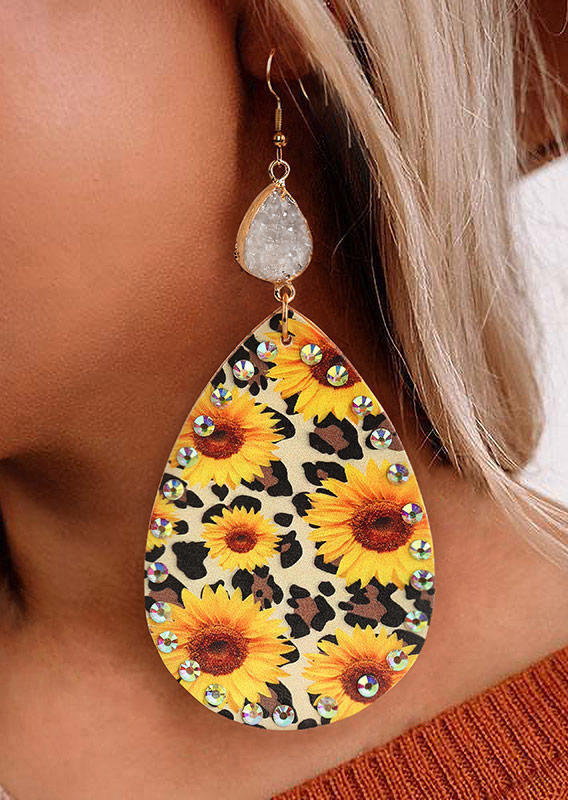 

Earrings Leopard Sunflower Rhinestone Natural Stone Earrings in Yellow. Size