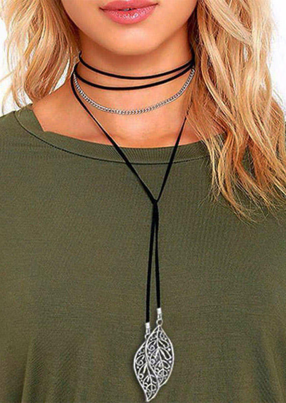 

Necklaces Vintage Hollow Out Leaves Velvet Rope Long Necklace in Black. Size