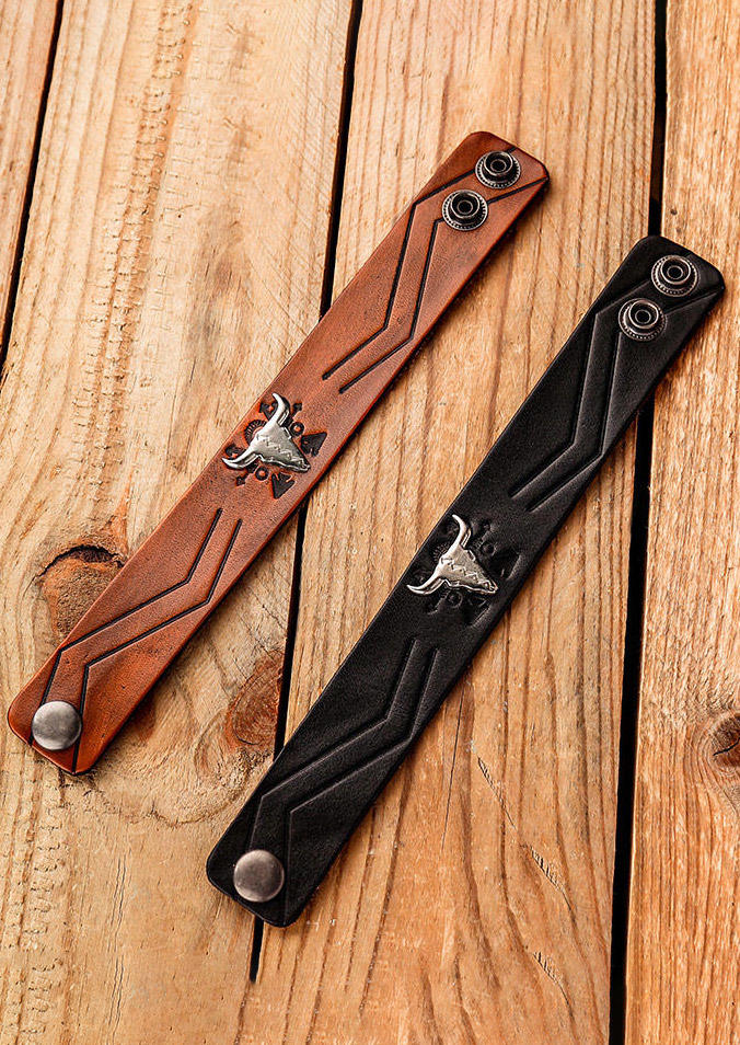 

Bracelet Steer Skull Wide Leather Bracelet in Black. Size