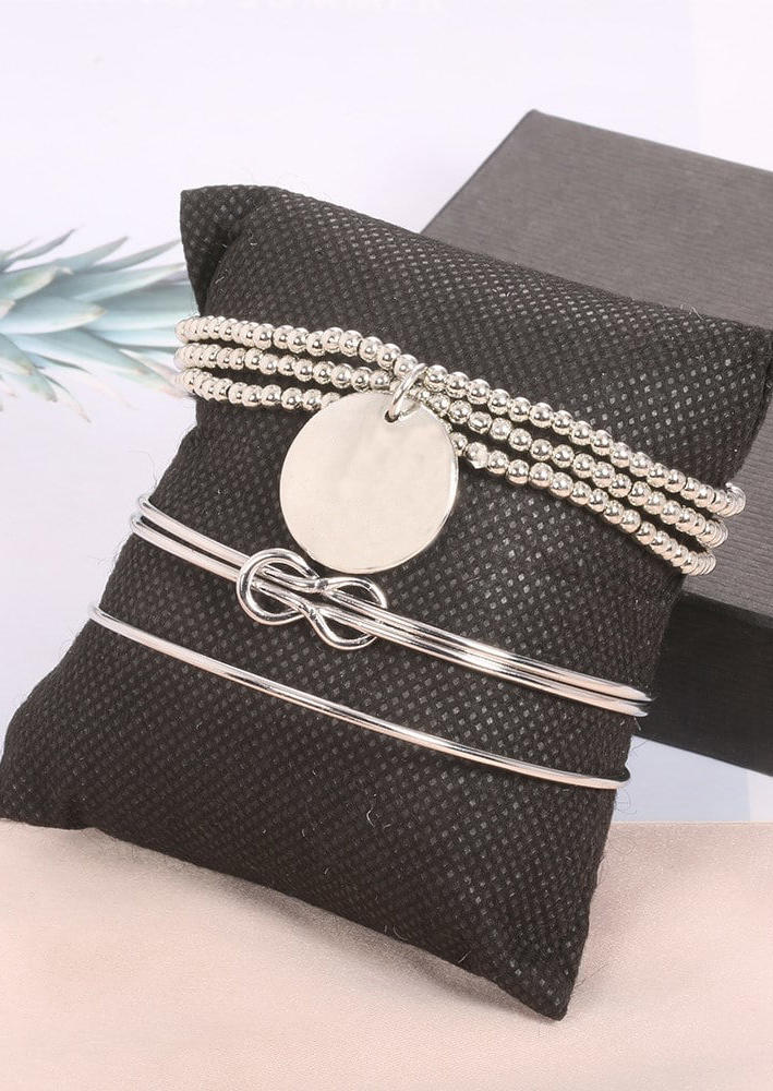 

Bracelet 3Pcs Classic Love Knot Beading Alloy Bracelet Set in Silver. Size
