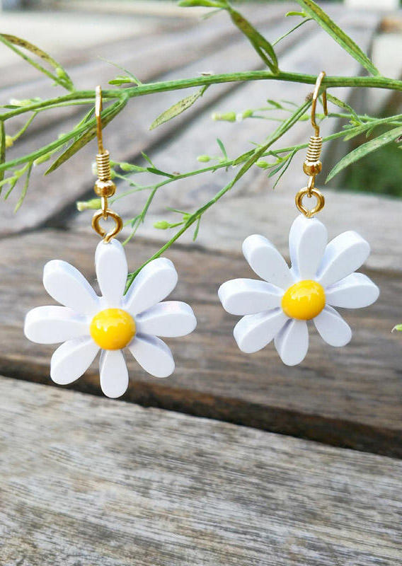 

Earrings Summer Daisy Casual Earrings in White,Yellow. Size
