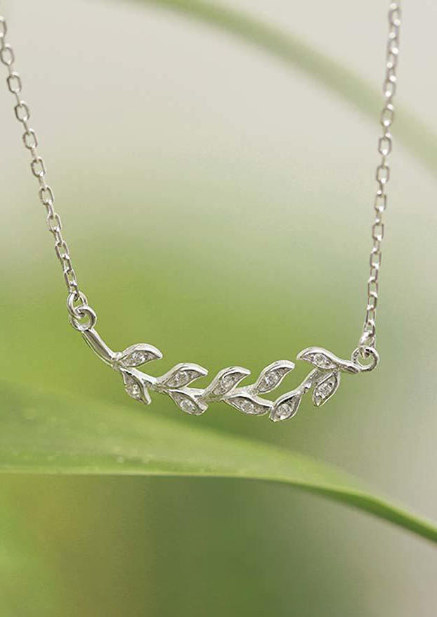

Necklaces 925 Sterling Silver Palm Leaf Rhinestone Necklace in Silver. Size