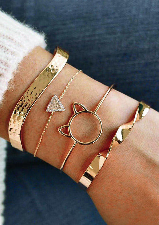 

Bracelet 4Pcs Rhinestone Geometric Hollow Out Cat Twist Open Bracelet Set in Gold. Size
