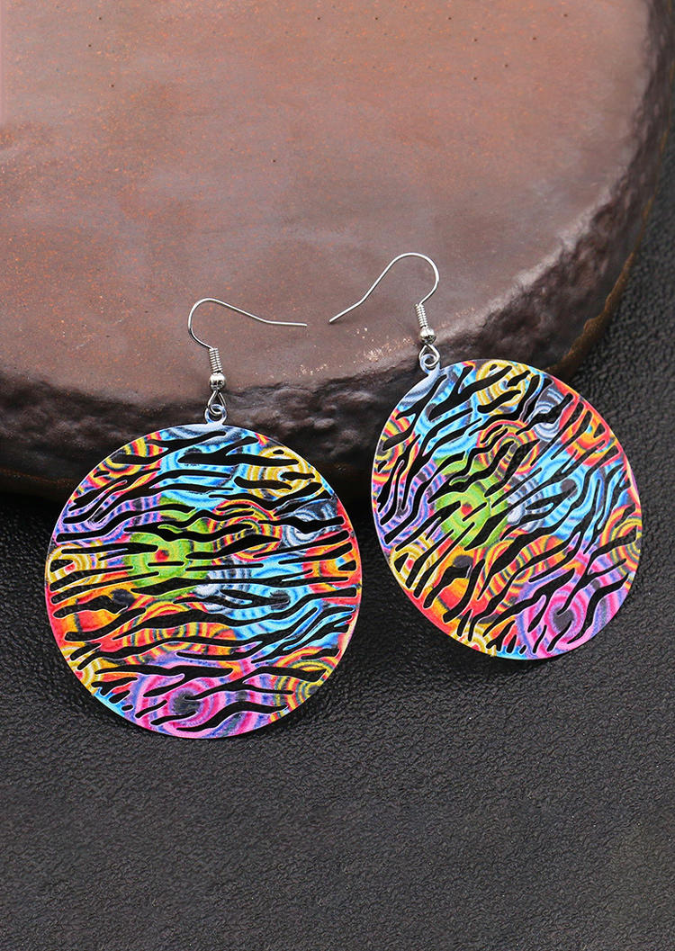 

Earrings Tie Dye Hollow Out Feather Round Pendant Earrings in Pattern2. Size