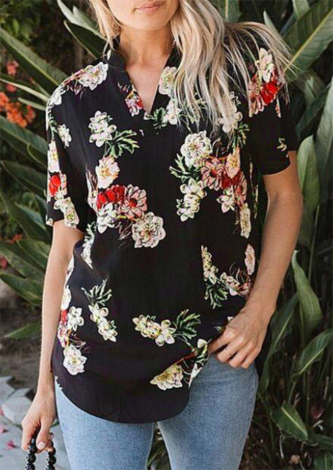 

Blouses Floral Short Sleeve V-Neck Blouse in Multicolor. Size: ,M,L,XL