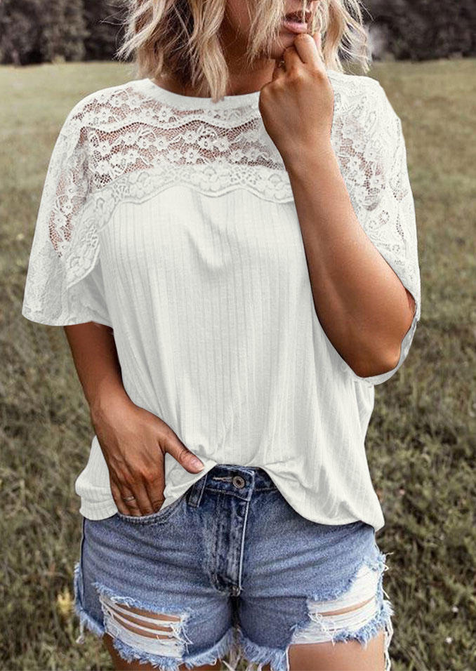 

Blouses Floral Lace Splicing Blouse in White. Size: ,M,XL