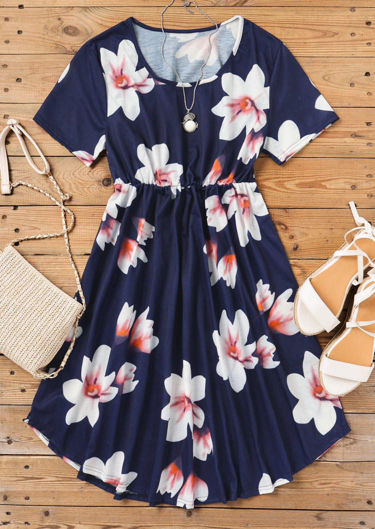 

Mini Dresses Floral Ruffled O-Neck Mini Dress in Navy Blue. Size: ,M