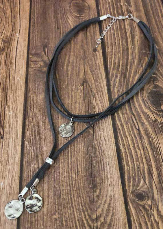 

Necklaces Vintage Disc Pendant Layered Necklace in Black. Size