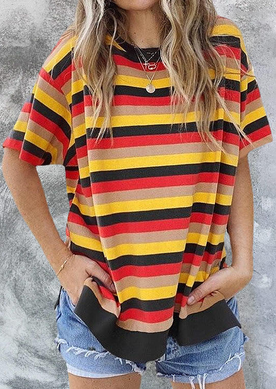 

Blouses Colorful Striped Slit O-Neck Loose Blouse in Stripe. Size: ,M,L,XL