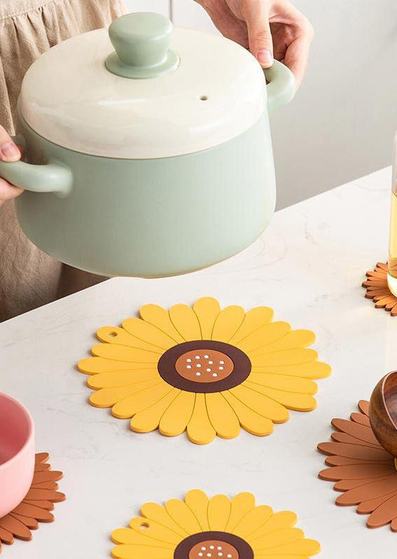 

Tools Creative Sunflower Heat Insulation Placemat in Yellow,Coffee. Size: ,M