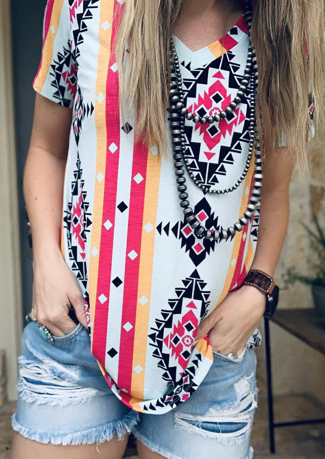 

T-shirts Tees Aztec Geometric Rhombus V-Neck T-Shirt Tee in Multicolor. Size