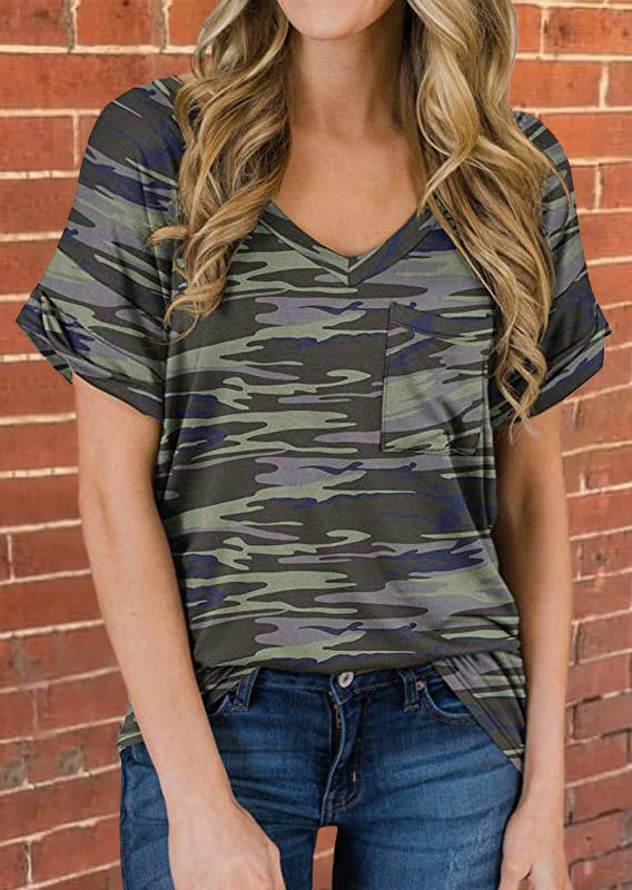 

Blouses Camouflage Pocket V-Neck Blouse in Camouflage. Size: ,M,L,XL