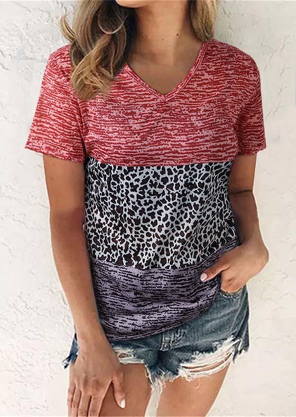

Blouses Leopard Color Block V-Neck Blouse in Multicolor. Size: ,M,L,XL