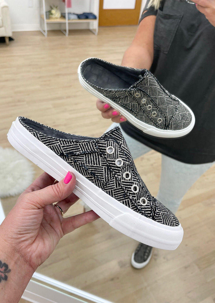 

Sneakers Geometric Striped Slip On Round Toe Flat Sneakers in Black. Size: ,38,39,40,41