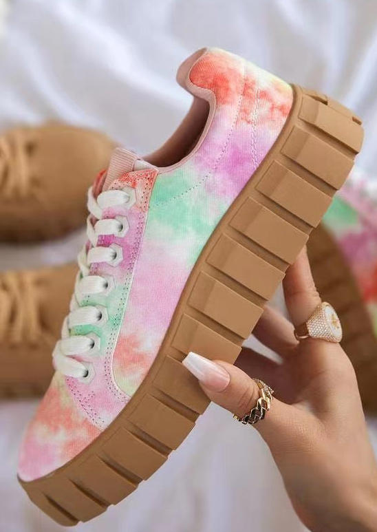 

Sneakers Tie Dye Lace Up Platform Sneakers in Multicolor. Size: ,38,39,40,41