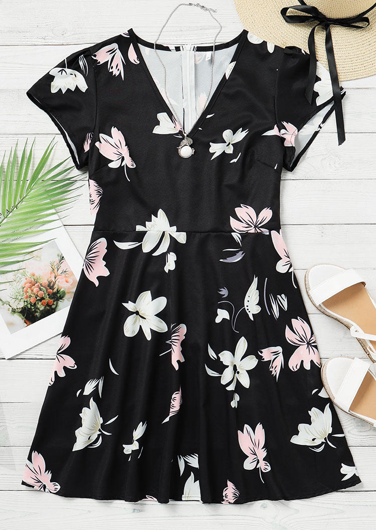 

Mini Dresses Floral Zipper V-Neck Mini Dress in Black. Size: ,L,XL