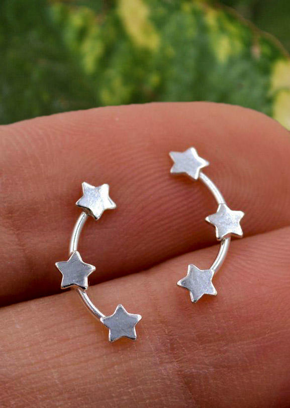 Earrings Tiny Star Alloy Stud Earrings in Silver. Size