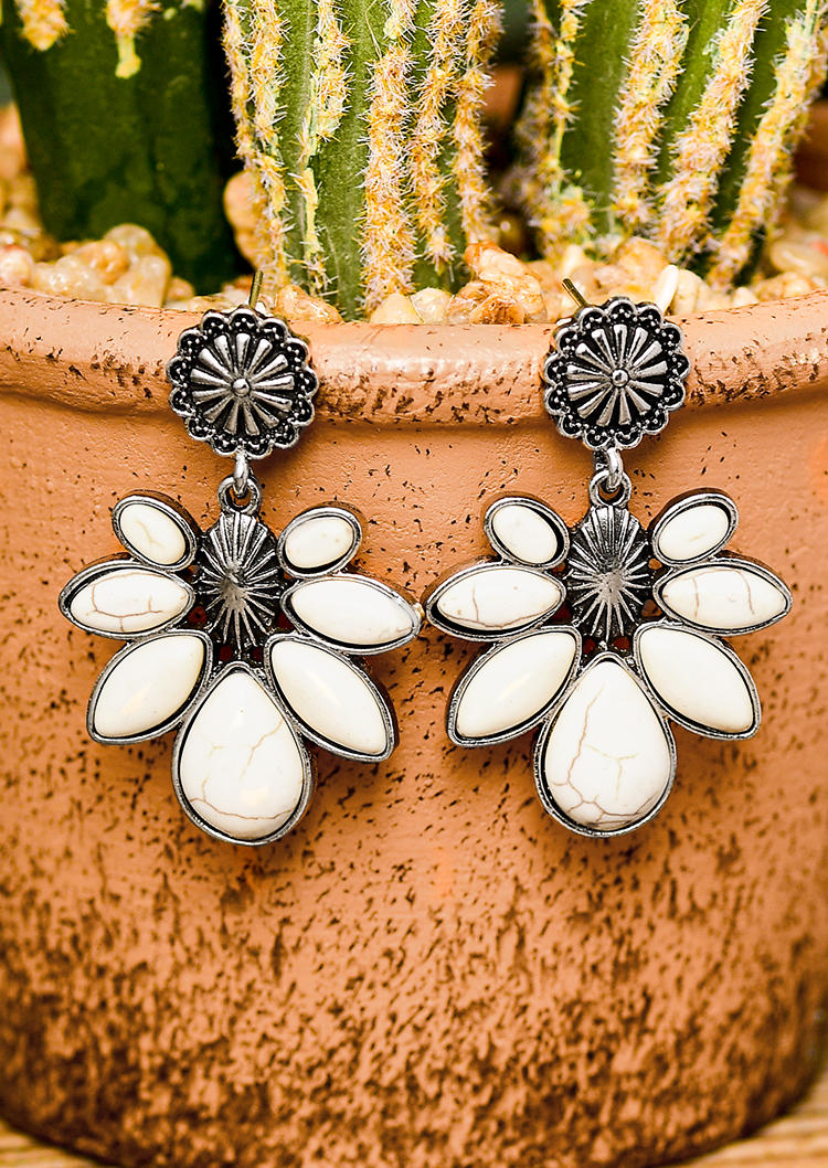 

Earrings Bohemian Turquoise Floral Stud Earrings in Beige. Size