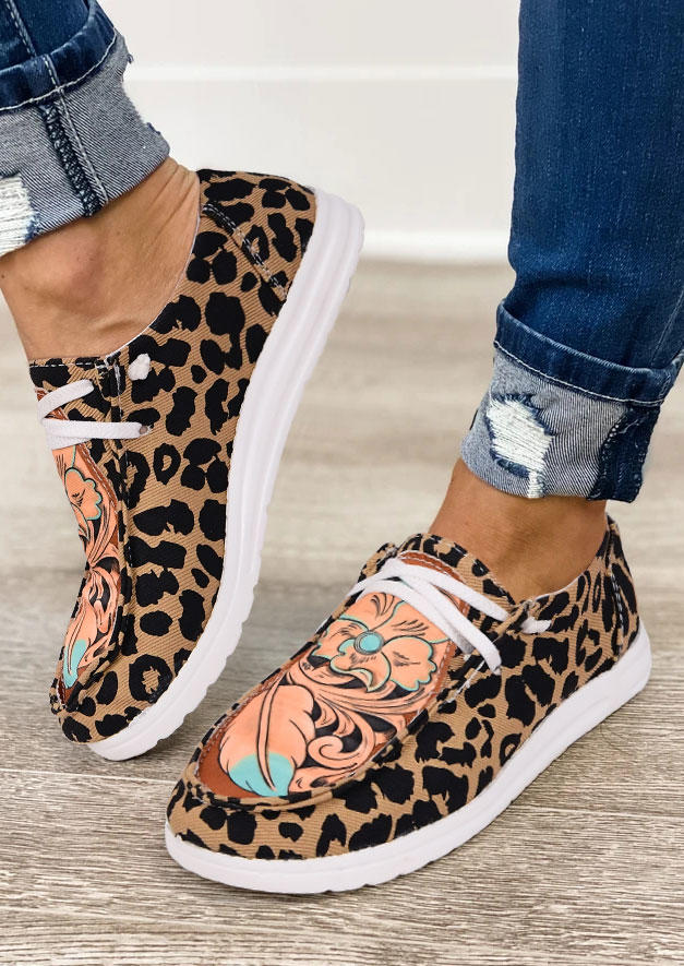 

Sneakers Leopard Lace Up Round Toe Flat Sneakers in Leopard. Size