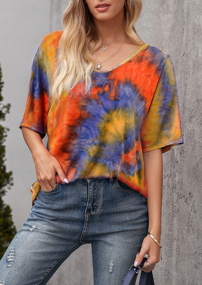

Blouses Tie Dye O-Neck Casual Blouse in Multicolor. Size: ,M,L,XL