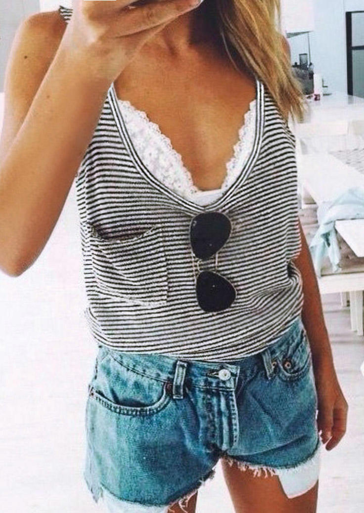 

Tank Tops Striped Pocket Casual Tank Top in Stripe. Size: ,L