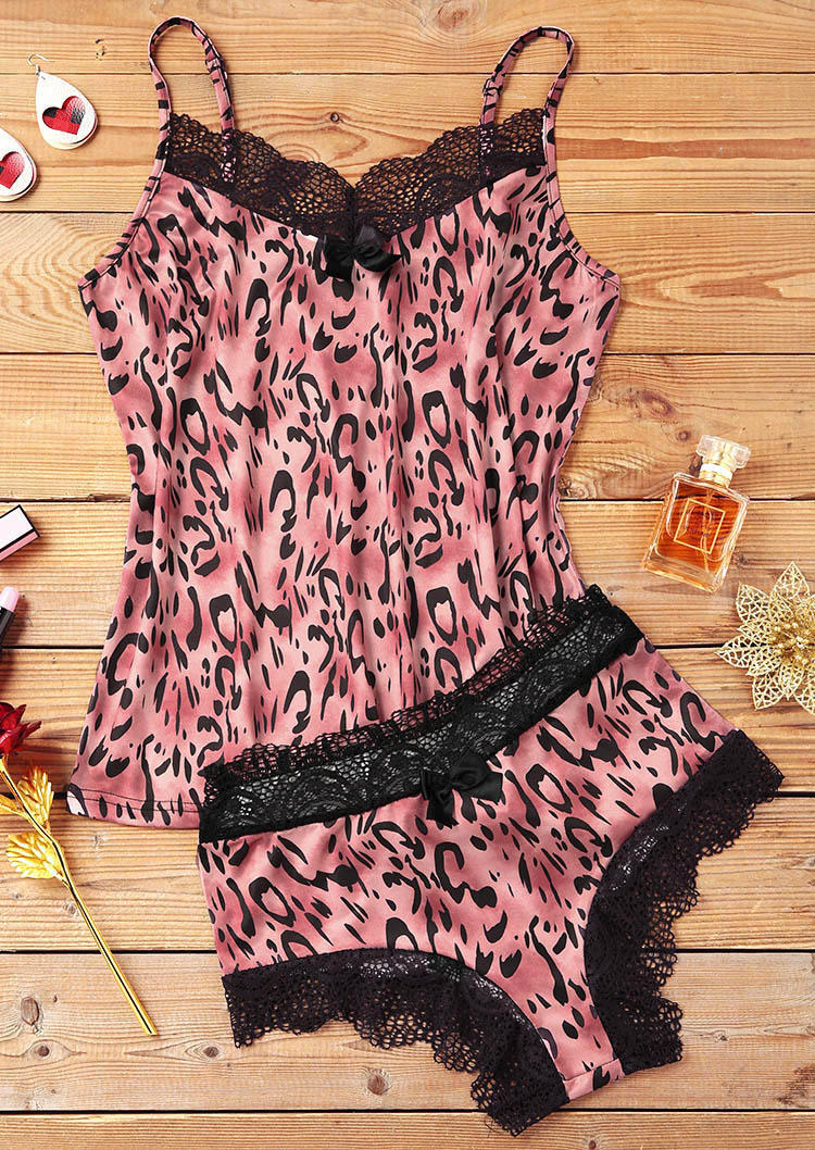 

Sleepwear Leopard Lace Splicing Camisole And Shorts Pajamas Set in Leopard. Size