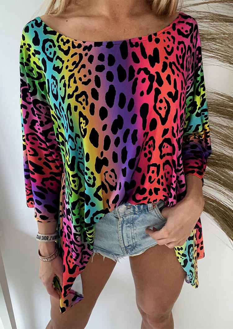 

Blouses Colorful Gradient Leopard Loose Blouse in Multicolor. Size: L
