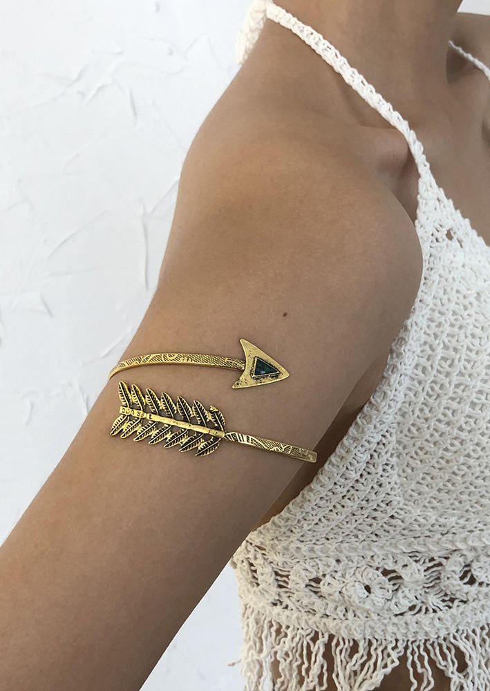 

Bracelet Bohemian Cupid's Arrow Upper Arm Cuff Bracelet in Gold. Size