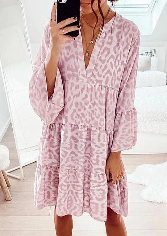 

Mini Dresses Leopard Flare Sleeve Mini Dress in Light Pink. Size: ,M,L,XL