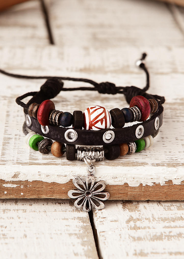 

Bracelet Vintage Floral Adjustable Braided Bracelet in Black. Size