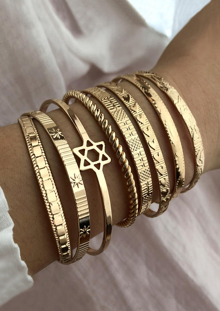 

Bracelet 8Pcs Floral Heart Open Adjustable Alloy Bracelet Set in Gold. Size