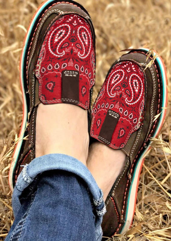 

Sneakers Vintage Paisley Slip On Flat Sneaker in Red. Size: ,39,41