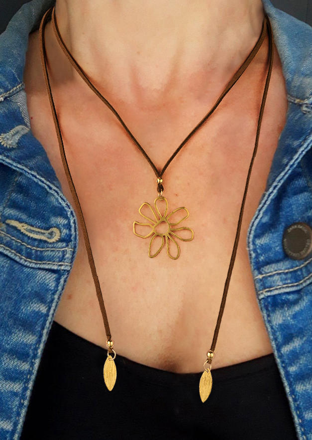 

Necklaces Bohemian Hollow Out Floral Leaf Long Necklace in Black,Brown. Size