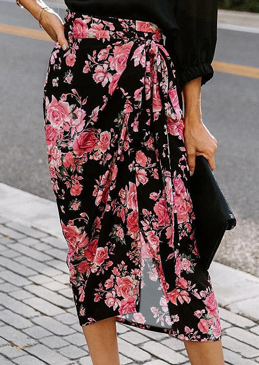

Skirts Rose Floral Tie Slit Long Skirt in Black. Size: ,M,L,XL