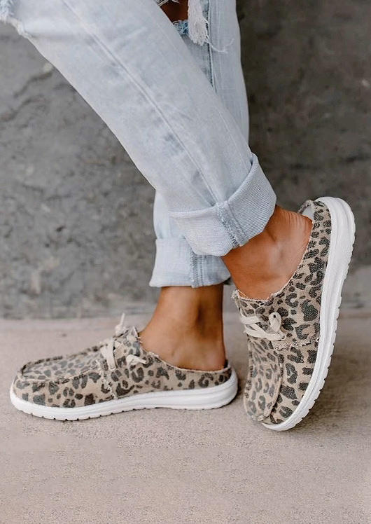 

Sneakers Leopard Slip On Heelless Canvas Sneakers in Leopard. Size: ,38,39,40,41