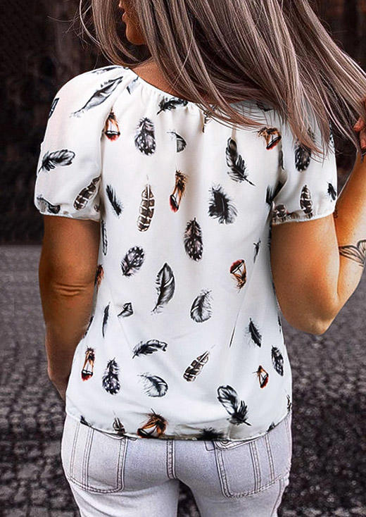 

Blouses Feather Notched Neck Blouse in White. Size: ,L