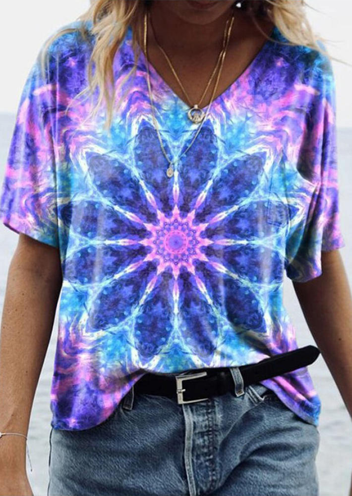 

Blouses Mandala Tie-Dye V-Neck Casual Blouse in Purple. Size: ,M,L,XL