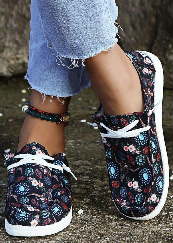 

Sneakers Steer Skull Turquoise Western Round Toe Flat Sneakers in Black. Size