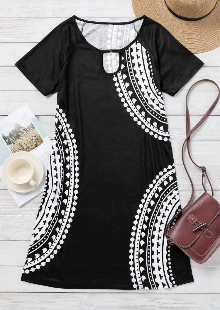 

Mini Dresses Geometric Keyhole Neck Short Sleeve Mini Dress in Black. Size