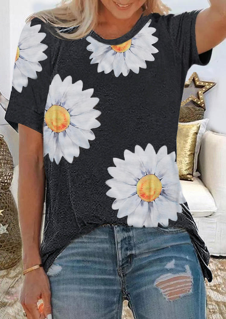 

Blouses Daisy O-Neck Short Sleeve Blouse in Black. Size
