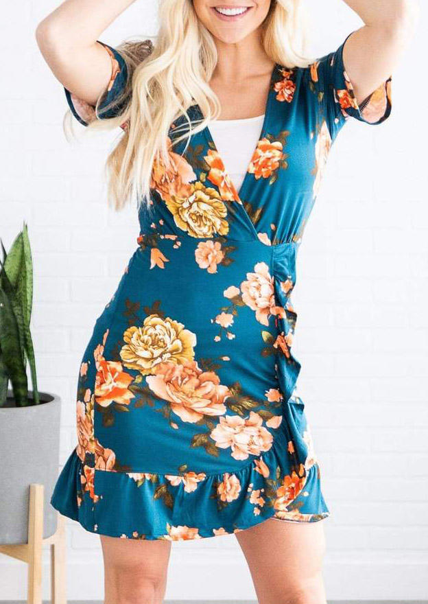 

Bodycon Dresses Floral Ruffled V-Neck Bodycon Dress in Green. Size: ,M,L,XL
