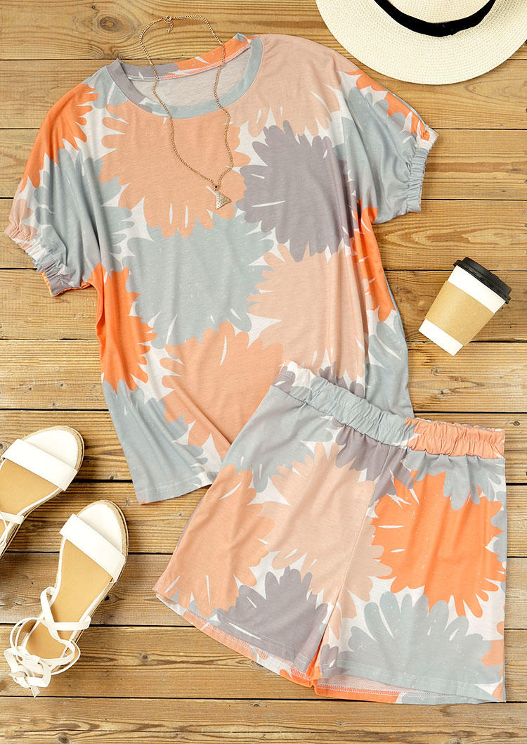 

Two-Piece Sets Tie Dye Elastic Cuff Blouse And Shorts Two-Piece Set in Multicolor. Size