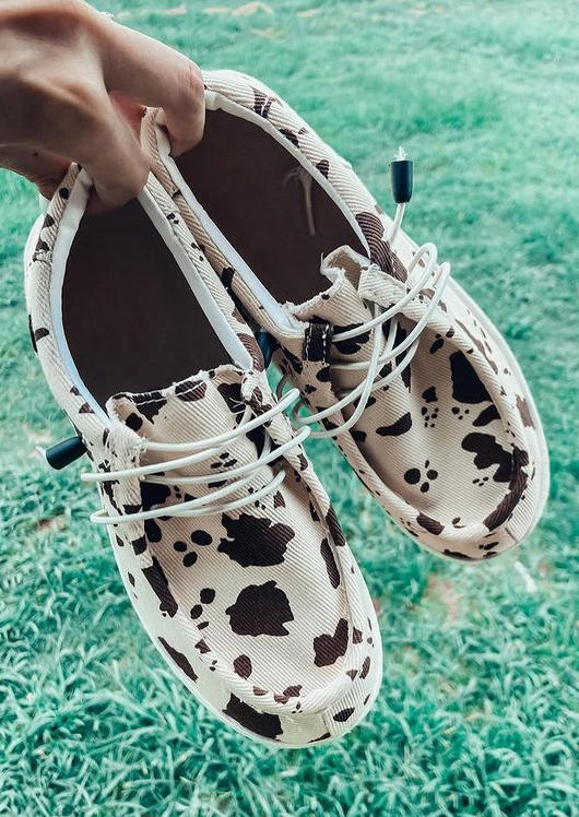 

Sneakers Western Cow Round Toe Lace Up Flat Sneakers in Beige. Size
