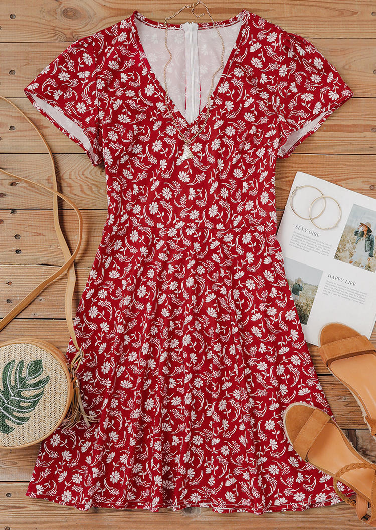 

Mini Dresses Floral V-Neck Short Sleeve Mini Dress in Red. Size