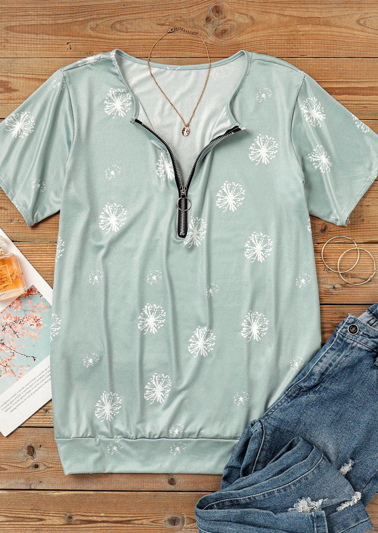 

Blouses Fireworks Zipper Short Sleeve Blouse in Light Green. Size